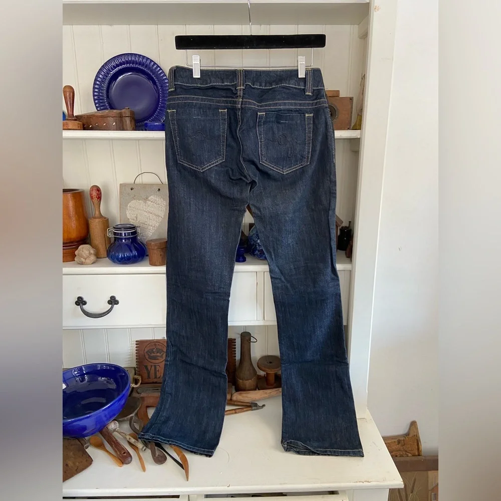 Guess - Picture 2 of 3